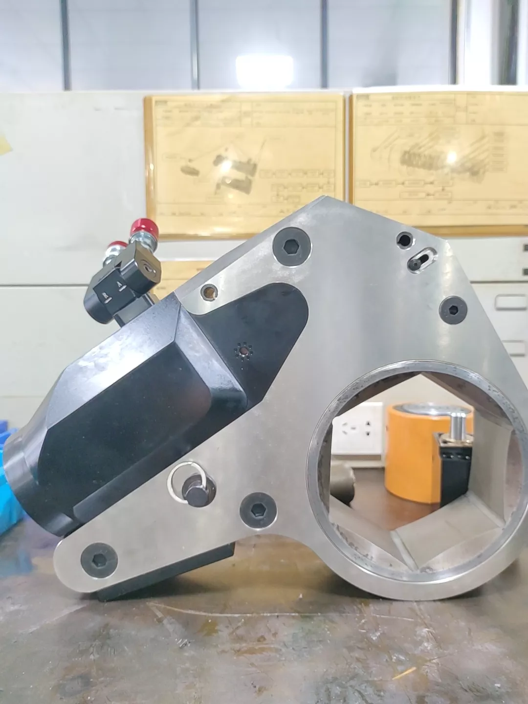 Low Profile Hollow Hydraulic Torque Wren-163.webp