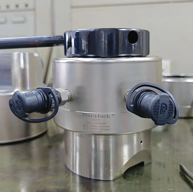 Hydraulic Bolt Tensioning1.webp