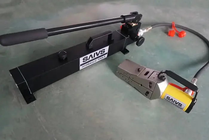 SAIVS Hydraulic and No-Gap Flange Spreaders for Safe and Efficient Maintenance